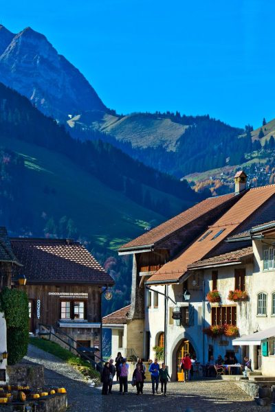 Gruyere cityscape, Moleson summit behind, Canton of Frobourg, Switzerland Gruyères avec vue sur le Moléson Moleson summit behind, Canton of Frobourg, Switzerland